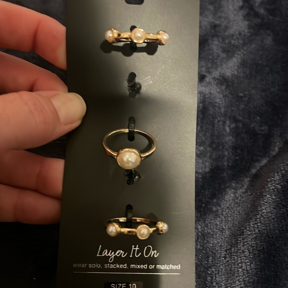 International concepts, Gold three tower ring with pearls
